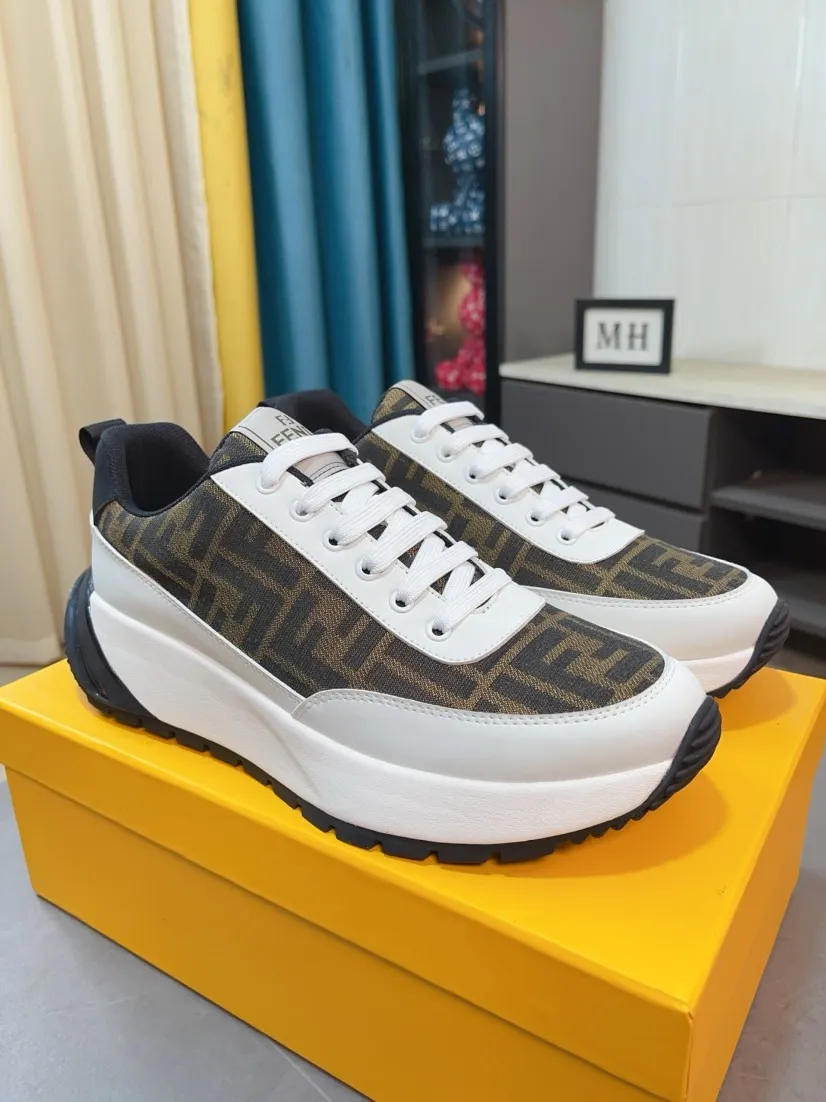Men's Men's Shoes 💰438🌹🌹[fendi] Fendi's classic and comfortable men's, this complex sneaker is made of soft calfskin➕genuine leather lining➕original ultra-light rubber material with rough outsole. This unique light style is suitable for the casual and refined sensibility of this season. It is comfortable and natural on the feet. It is an everyday style for casual travel in autumn and winter! 38/44